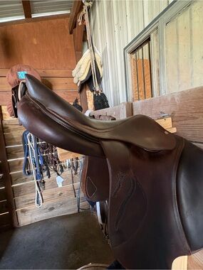 Antares Evolution saddle 18"